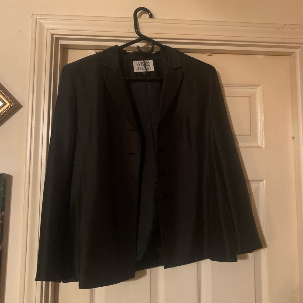 Kaspar black suit set